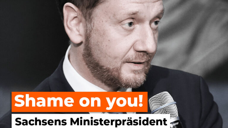 Ministerpräsidcent Kretschmer stellt das Grundrecht auf Asyl in Frage. Er bestätigt damit die rechten Hetzer und bereitet den Nährboden für Hass gegen Menschen,